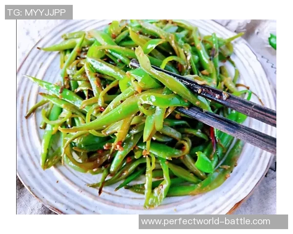 姚明亲自示范推拿疗法照片记录运动员健康养生之道