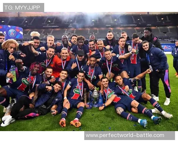 巴黎圣日耳曼大胜皇马红牌争议引发全场热议与激情 巴黎圣日耳曼大胜皇马红牌争议引发全场热议与激情