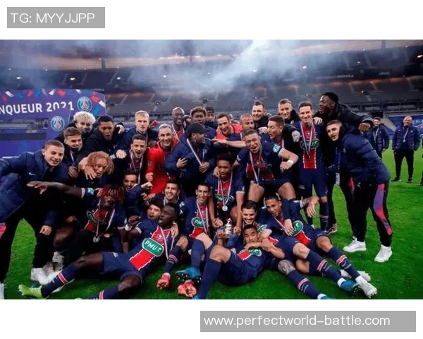 足总杯激战巴黎圣日耳曼与尤文图斯战成平局赛场瞬间引发热烈反响 足总杯激战巴黎圣日耳曼与尤文图斯战成平局赛场瞬间引发热烈反响