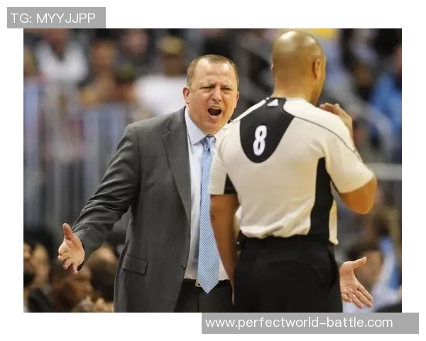 巴黎圣日耳曼逆转波尔图6-2争议判罚引发全场热议